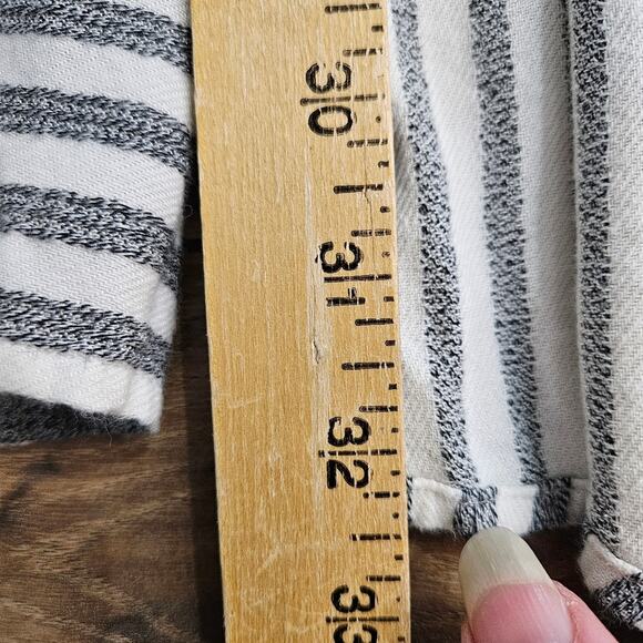 Soft Surroundings Tunic Top Asymmetric Striped Gray White Womens Large Standout - Picture 14 of 16